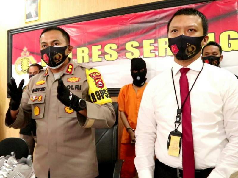 Gelapkan Ribuan Sepatu Untuk Expor, Dua Tersangka Diamankan Tim Gabungan Polres Serang