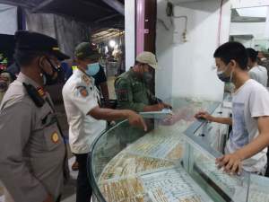 Tiga Pilar di Cisoka Berikan Teguran Lisan kepada Warga dan Pelaku Usaha