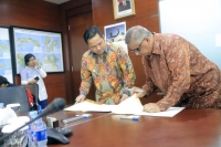 walikota saat tandatangani MoU dengan PLN