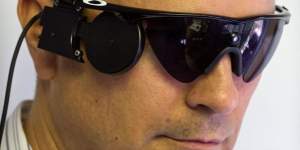 Keren! Bantu Tunanetra Peneliti Ciptakan Mata Bionik melalui Kacamata