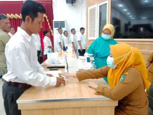 Ratusan Tenaga Honorer Pemkab Sergai Jalani Tes Urine Mendadak, Beberapa Bakal Positif Narkoba?