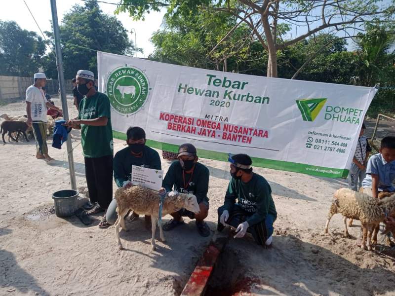 Hari Raya Idul Adha, Masyarakat Cimuncang Salurkan 600 Bungkus Sodakoh Kurban