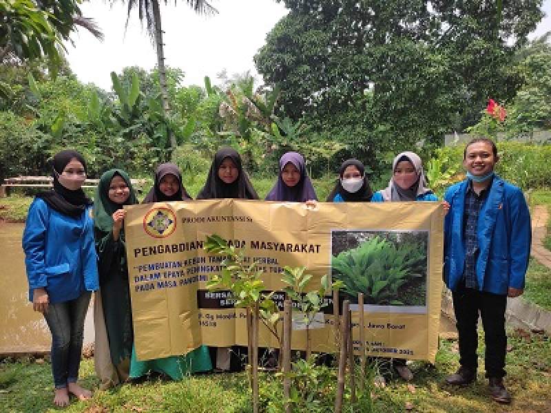 Pembuatan Kebun Tanaman Obat Herbal dalam Upaya Peningkatan Imunitas Tubuh