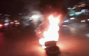 Bakar Ban dan Blokade Jalan, Warga Legok Tolak Truk Galian Tanah