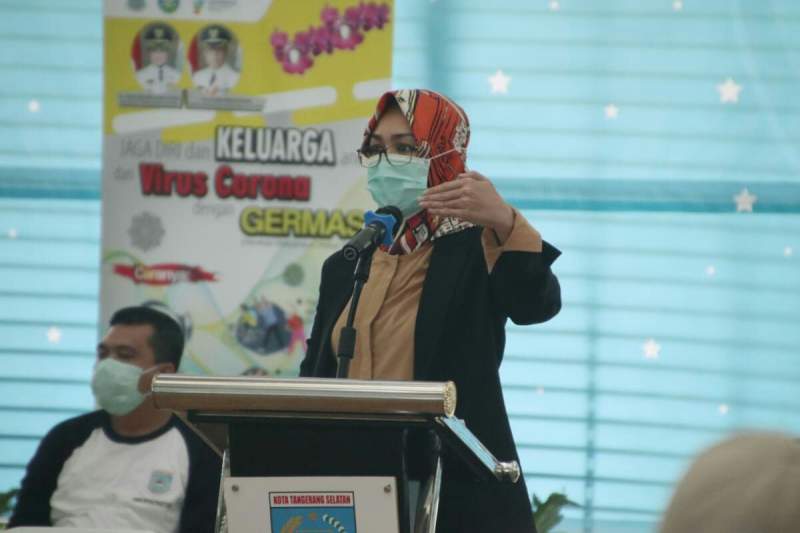 Walikota Tangsel Airin Rachmi Diany saat meresmikan Rumah Lawan Covid-19. 
