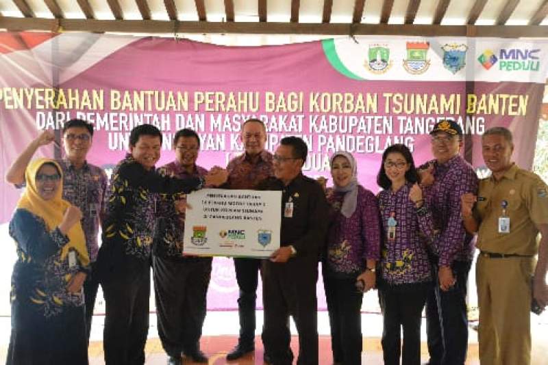 Pemkab Tangerang Sumbang 15 Unit Parahu Bagi Korban Tsunami Pandeglang