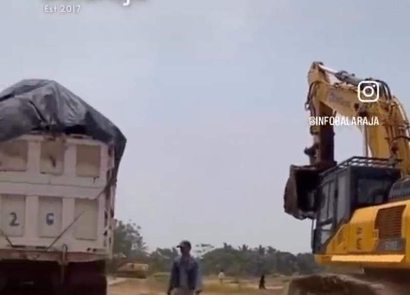 Kronjo Dikepung Tambang Galian Tanah Ilegal, DPRD Dinilai Tutup Mata