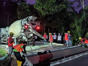 Pastikan Berkualitas, Plt Sekda Tinjau Pembangunan Jalan