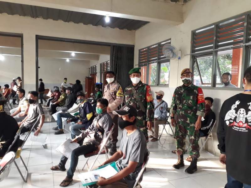 Inilah Klarifikasi Camat Rajeg Terkait Viral Warga Berkerumun Saat Pembagian JPS