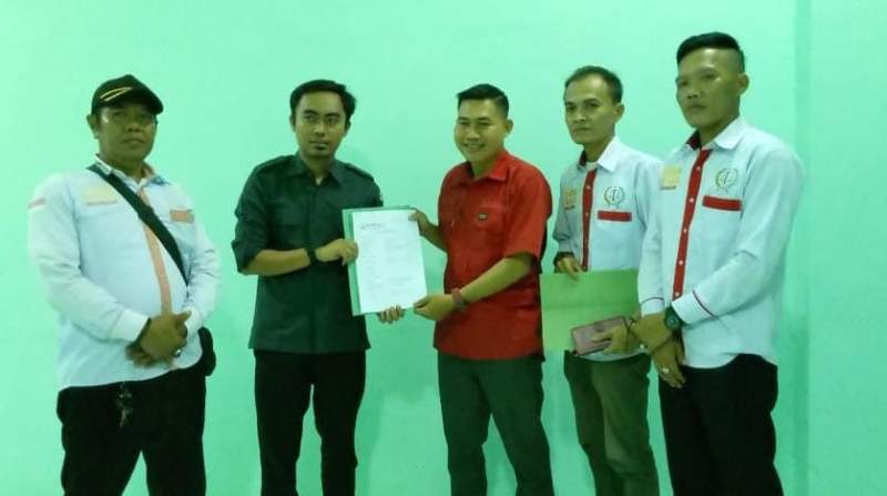 Aktivis LSM Laporkan Kades Kemuning Kresek Ke Bawaslu