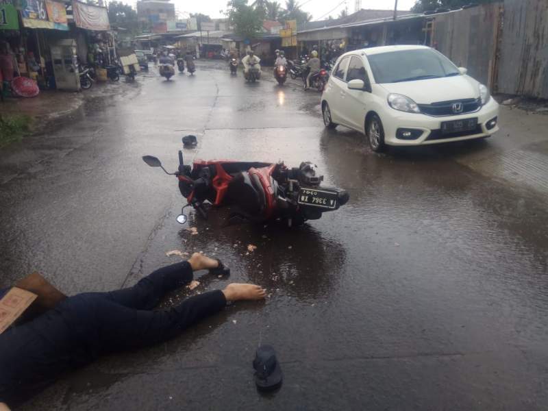 Pemotor di Balaraja Tewas Terlindas Truk