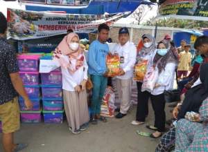 Loka POM Kota Tanjungbalai Serahkan Bansos untuk Korban Kebakaran