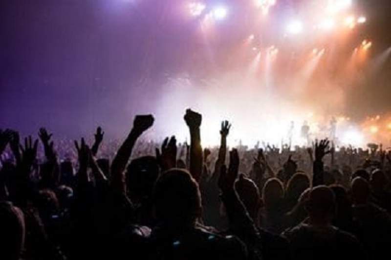 Ilustrasi perhelatan musik outdoor. (Unsplash)