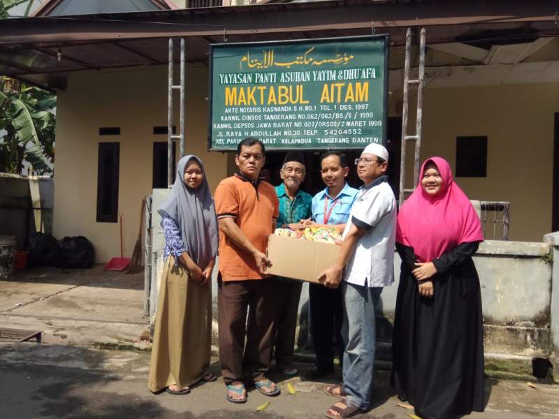 PT Indah Kiat Tangerang Serahkan Paket Sembako ke Yayasan Yatim Piatu