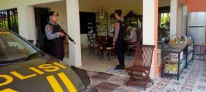 Penyidik KPK menggeledah rumah mantan Dirjen Pembinaan Penempatan Tenaga Kerja dan Transmigrasi, Reyna Usman, di Jalan Tunon, Buduk, Kecamatan Mengwi, Badung, Bali, Kamis (7/9/2023).