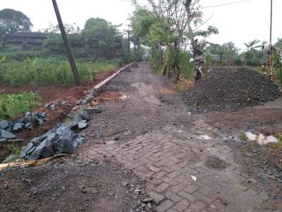 Proyek Betonisasi Sindang Asih Bojong Pinang Disoal