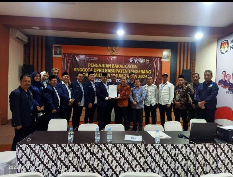 Ratusan Kader Partai Nasdem Iringi Pendaftaran Bacaleg ke KPU