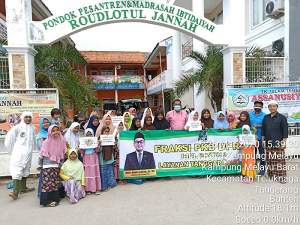 Peduli Dampak Corona, Rano Alfath Bagikan Ratusan Sembako