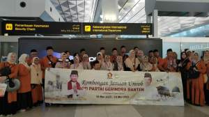 Kader Gerindra Tangsel siap berangkat menjalankan ibadah umroh ke tanah suci Makkah, Arab Saudi.