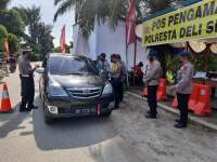 Melintas di Pos Penyekatan Polresta Deli Serdang, Puluhan Kenderaan Pemudik Putar Balik