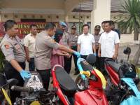 Apess....Seorang Spesialis Curanmor Tertangkap Saat Mencuri Handphone