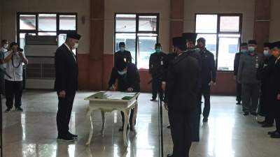 Bupati Zaki Lantik Empat Pejabat Eselon Dua