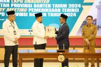 Gubernur Banten Andra Soni Serahkan LKPD Unaudited Pemprov Banten TA 2024 ke BPK