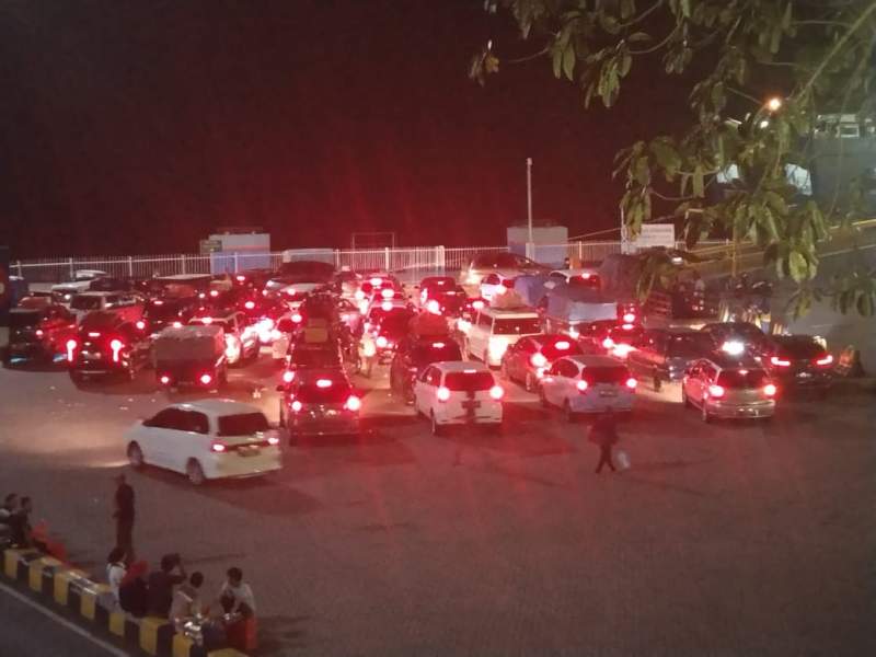 Jelang Larangan Mudik, Ratusan Ribu Orang Nyebrang Via Pelabuhan Merak