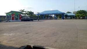 Suasana sore hari di Terminal Seruni Kota Cilegon, Rabu (10/6).