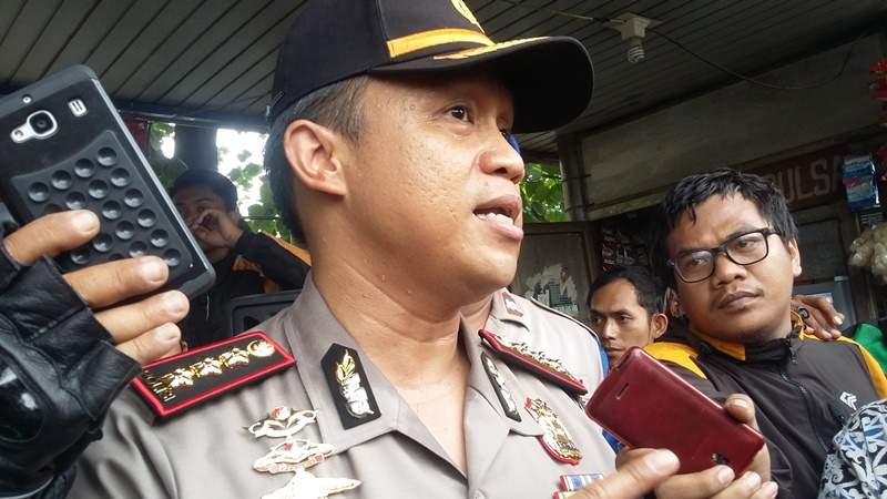 Kapolres saat diwawancara media detakbanten