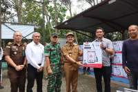 Kelompok Tani di Tebing Tinggi Terima Bantuan Alsintan dari Wali Kota