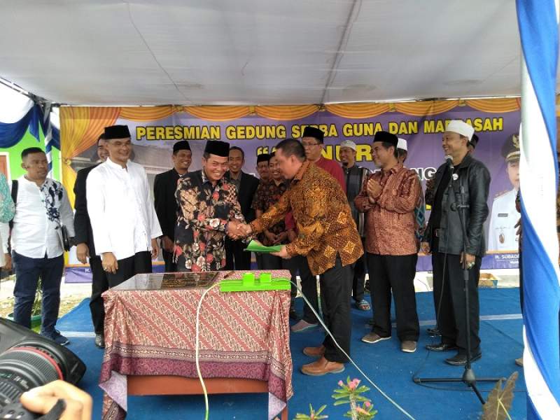 Walikota Serang Resmikan Gedung Serbaguna dan Madrasah di Perumahan TBL