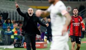 Stefano Pioli gembira AC Milan kalahkan Fiorentina 1-0 (Foto: REUTERS)