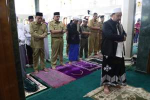 Bupati dan Wakil Bupati Tangerang Sholat Jenazah Goib Bareng Pengurus NU