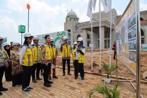 Gubernur Banten Andra Soni Dampingi Wapres Gibran Rakabuming Tinjau Cek Kesehatan Gratis