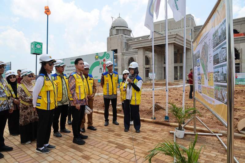 Gubernur Banten Andra Soni Dampingi Wapres Gibran Rakabuming Tinjau Cek Kesehatan Gratis