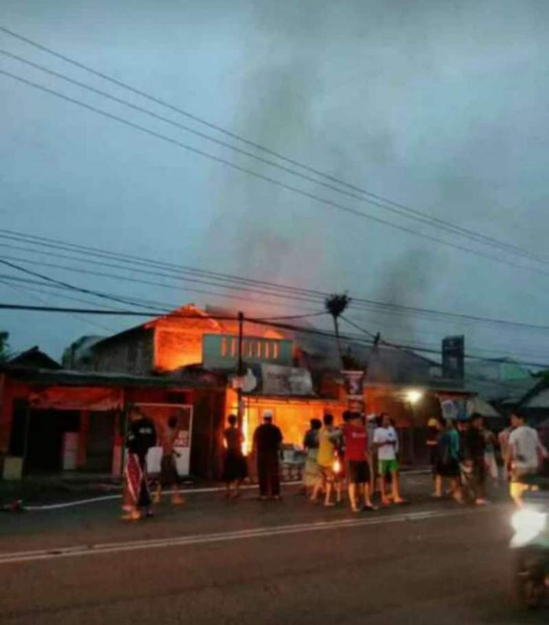 Ruko di Pasar Jayanti Ludes Dilalap Si Jago Merah