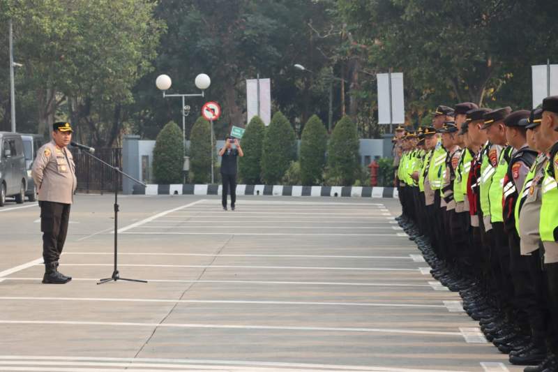 Wakapolresta Tangerang Cek Perlengkapan Personel Pam TPS Pilkades