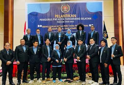 Jajaran pengurus PWI Kota Tangsel usai menjalani prosesi pelantikan di Swiss Bell Hotel Serpong, Jumat (29/1/2021).