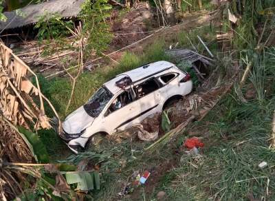 Dikejar Usai Cek Cok Dengan Pemotor, Toyota Rush Jatuh ke Jurang
