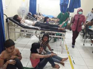 Korban kebakaran pabrik petasan di Kosambi dirawat di RS.