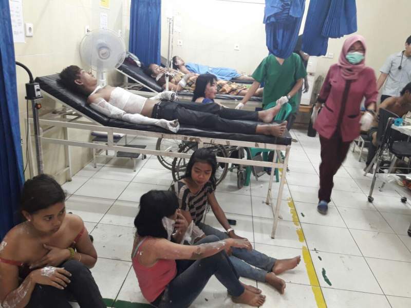 Korban kebakaran pabrik petasan di Kosambi dirawat di RS.