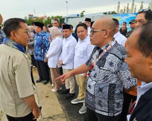 Menteri Kebudayaan RI Berikan Penghargaan pada Juara Lomba Puisi HPN Banjarmasin 2025