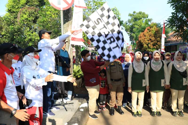 Sekda Lepas Jalan Santai di Kecamatan Tigaraksa