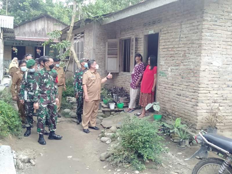 Danrem 022/PT Kolonel Inf Asep Nugraha meninjau proyek TMMD ke-111 tahun 2021 Kodim 0204 Deli Serdang di Desa Mabar, Selasa (15/6/2021)(istimewa).