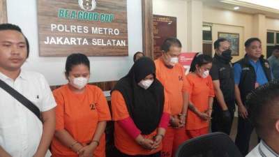 Rilis para tersangka pesta seks di Mapolres Jakarta Selatan, Selasa (12/9/2023).