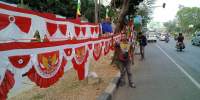 Jelang Hari Kemerdekaan, Pedagang Bendera Merah Putih Sudah Menjamur