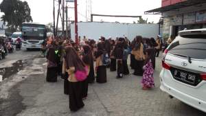 Pesantren Albadar Keluhkan Pelayanan PO Bus Hiba Utama