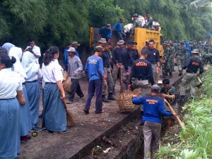 Kostrad Peringati HUT Ke-53