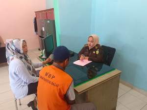 Sat Reskrim Polres Tanjung Balai Serahkan Dua Orang Tersangka Bersama Barang Bukti ke Kejaksaan Negeri Tanjung Balai